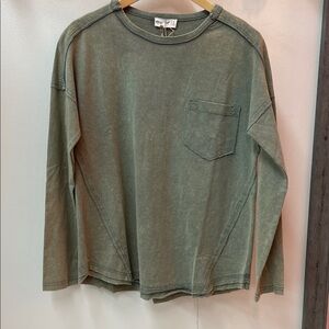 Woman’s  Very J Green Long Sleeve Shirt size small NWT